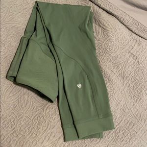 BRAND NEW LULULEMON LEGGINGS